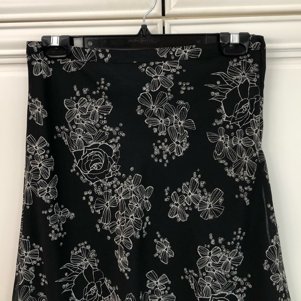 H&M lined floral women’s skirt - Picture 2 of 8